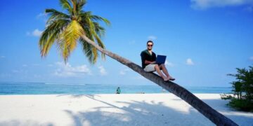 35+ Digital Nomad Jobs To Travel and Work Anywhere