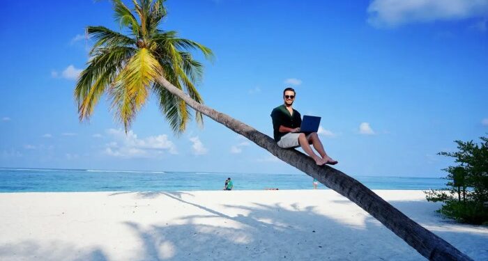 35+ Digital Nomad Jobs To Travel and Work Anywhere