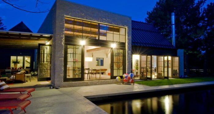 A Hybrid of Modern and Traditional Architecture - Design Milk